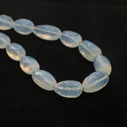 ムーン クォーツ ファセット タンブル ビーズ、10.5 x 16.5 mm ～ 14 x 23 mm、ファセット クォーツ ビーズ、タンブル シェイプ クォーツ、20 インチ ストランド、1 ストランドあたりの価格