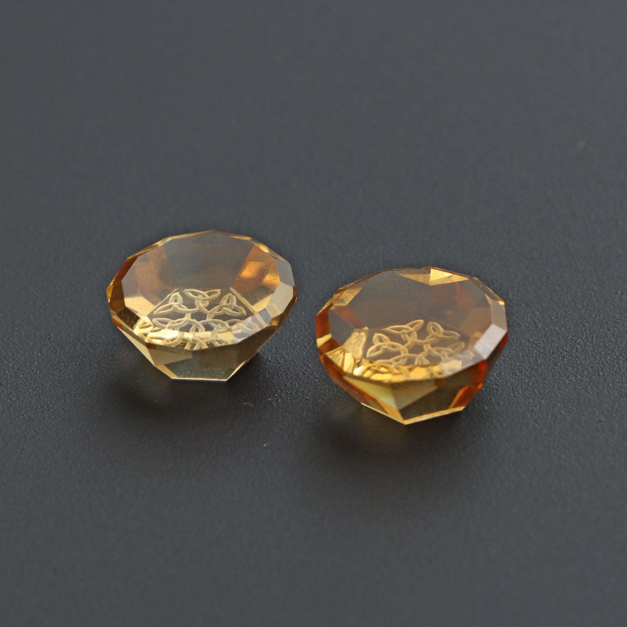 シトリン インタリオ 彫刻用ルース ジェムストーン、16x16.5 mm