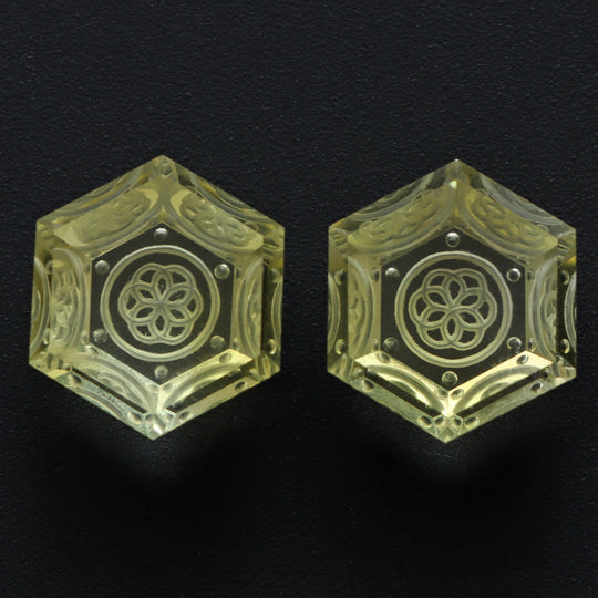 レモンクォーツインタリオ彫刻ルースジェムストーン、18 x 20.5 mm、レモンクォーツジュエリーメイキングジェムストーン、フラワーカービング、ペア（2個）