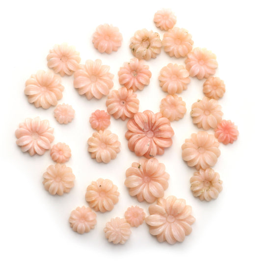 天然ピンクオパールフラワー彫刻ルースジェムストーン、7.5x7.5 mmから17x17 mm、ピンクオパールジュエリーメイキングジェムストーン、10月の誕生石、30個